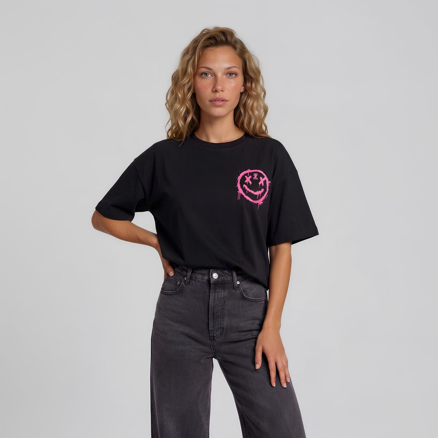 RIVARO Smile Never Tee